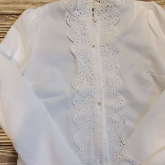 Scallop Front Top - Picture 5 of 5